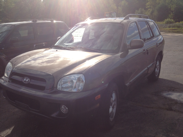 Hyundai Santa Fe 4dr Sdn 2.4L FWD SUV