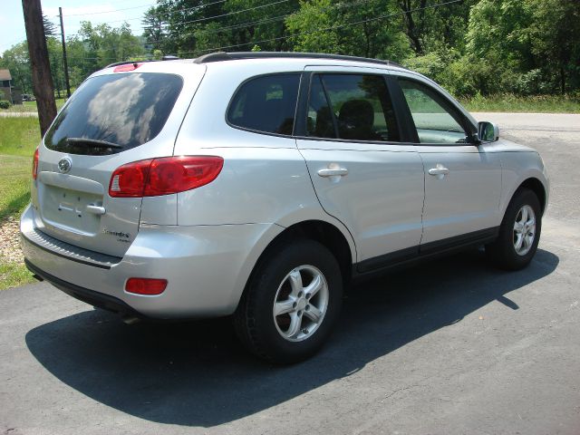 Hyundai Santa Fe Reg. Cab 8-ft. Bed 2WD SUV