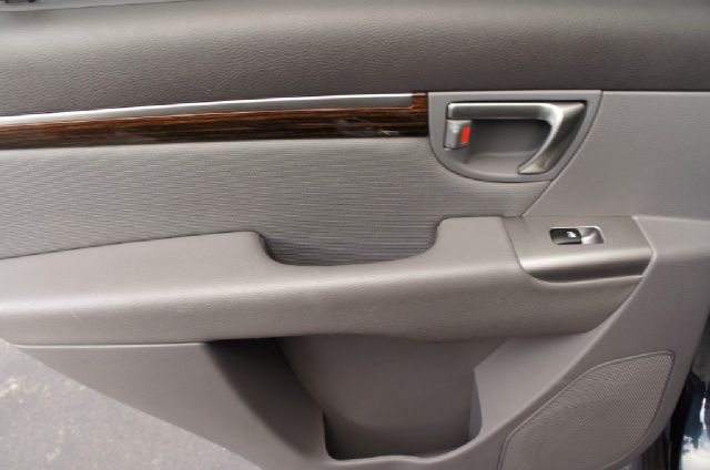 Hyundai Santa Fe 2010 photo 18