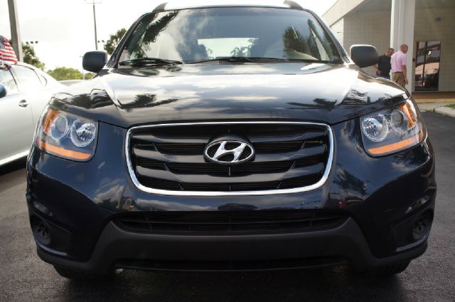 Hyundai Santa Fe 2010 photo 2