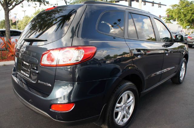 Hyundai Santa Fe 2010 photo 26