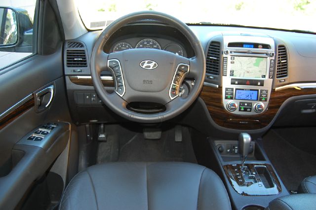 Hyundai Santa Fe 2010 photo 1