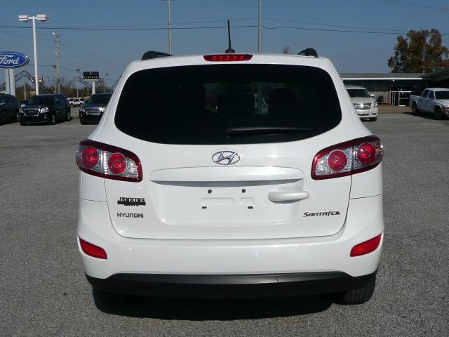 Hyundai Santa Fe 2010 photo 3