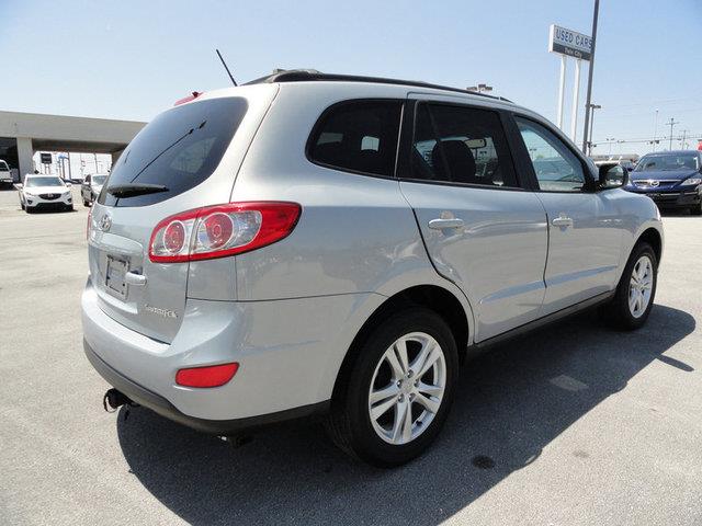 Hyundai Santa Fe 2010 photo 4