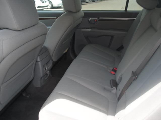 Hyundai Santa Fe 2011 photo 4