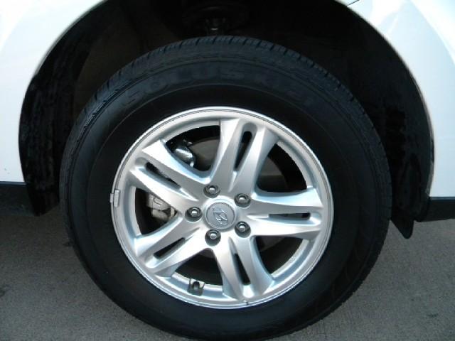 Hyundai Santa Fe 2011 photo 2