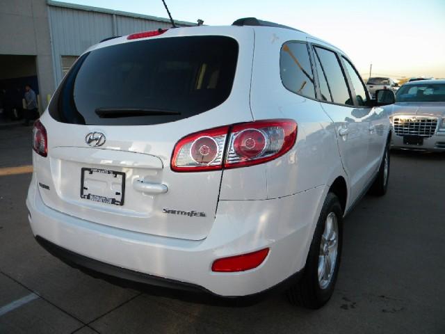 Hyundai Santa Fe 2011 photo 3