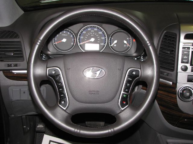 Hyundai Santa Fe 2011 photo 17