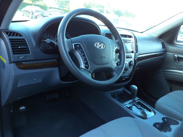 Hyundai Santa Fe 2011 photo 1