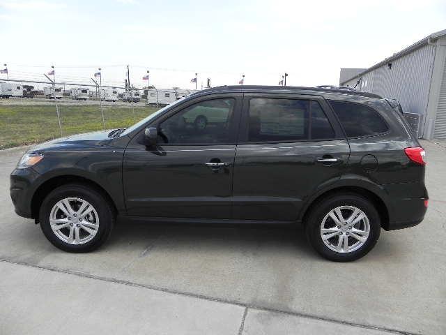 Hyundai Santa Fe 2011 photo 1
