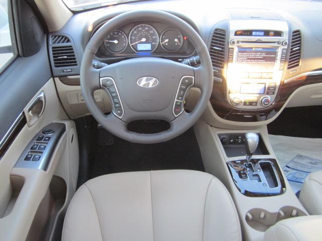 Hyundai Santa Fe SE, Stow N Go, 1-owner Sport Utility