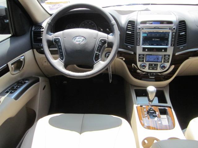 Hyundai Santa Fe 2012 photo 3