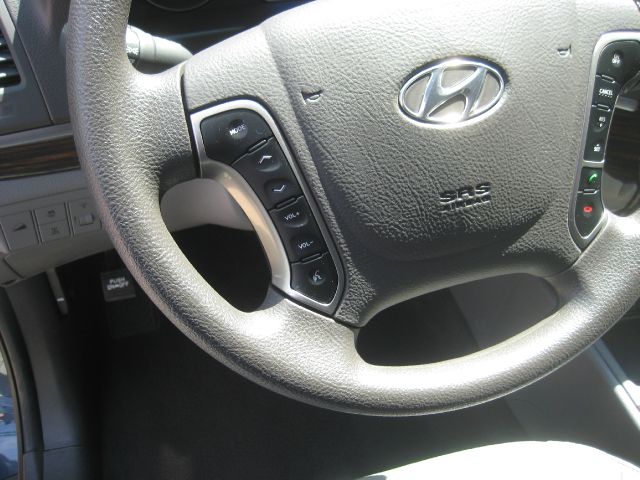 Hyundai Santa Fe 2012 photo 30