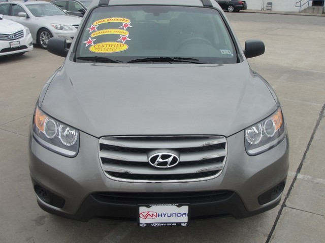 Hyundai Santa Fe 2012 photo 3