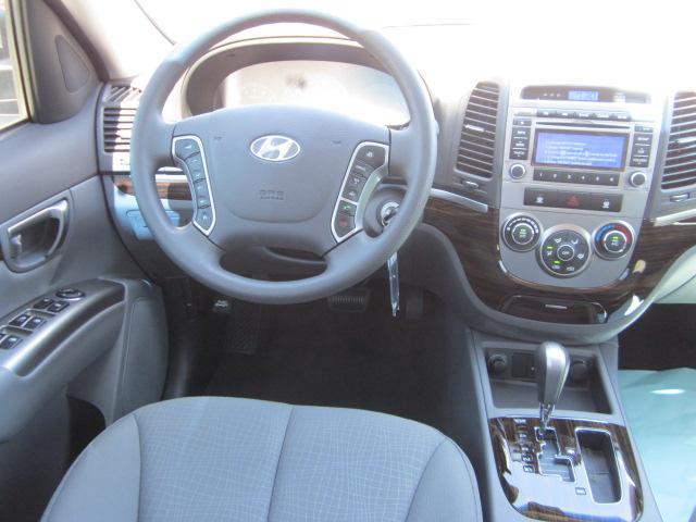 Hyundai Santa Fe 2012 photo 3