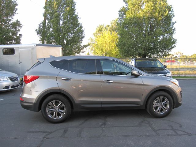 Hyundai Santa Fe SES (SE SVG) 1300 Down SUV