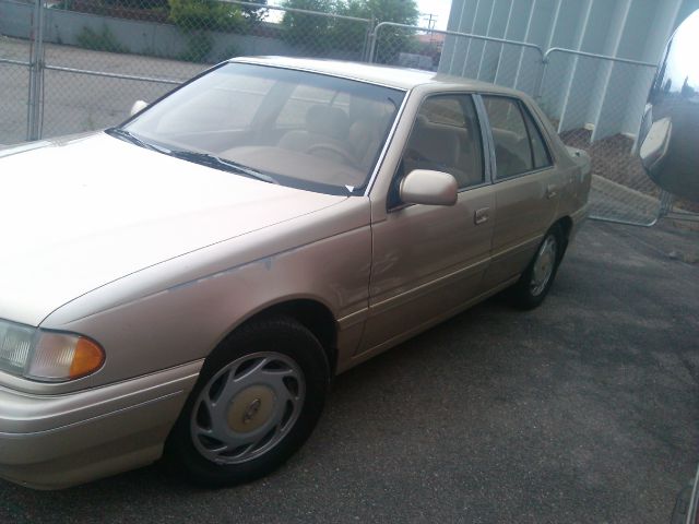 Hyundai Sonata 1993 photo 4