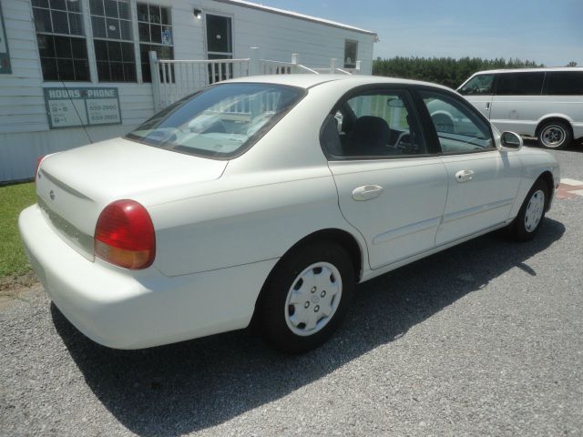 Hyundai Sonata 1999 photo 2