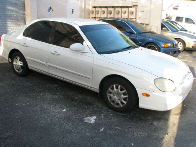 Hyundai Sonata 1999 photo 1