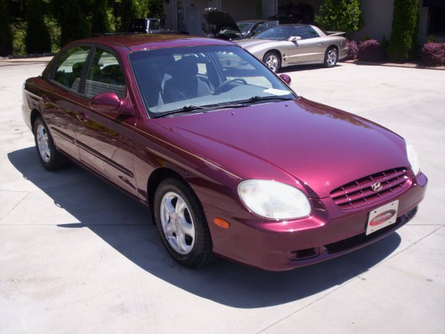 Hyundai Sonata 1999 photo 1