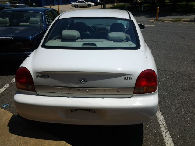 Hyundai Sonata 1999 photo 2
