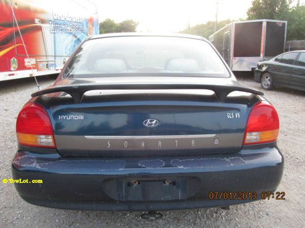 Hyundai Sonata 2000 photo 1