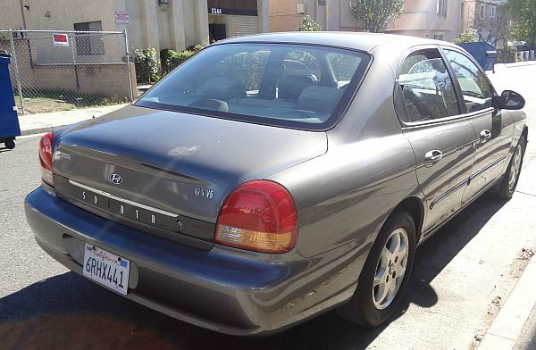 Hyundai Sonata 2000 photo 1