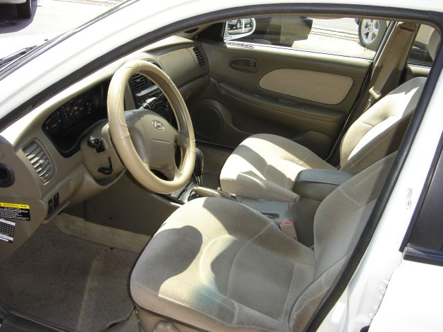 Hyundai Sonata 2000 photo 2