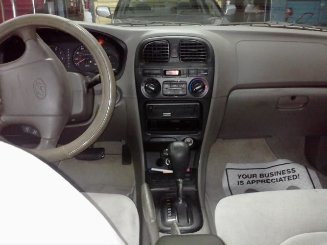 Hyundai Sonata 2000 photo 1