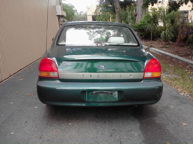Hyundai Sonata 2000 photo 2