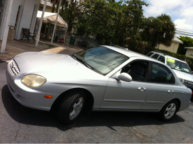 Hyundai Sonata 2000 photo 2