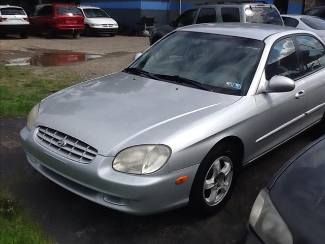 Hyundai Sonata 2000 photo 1