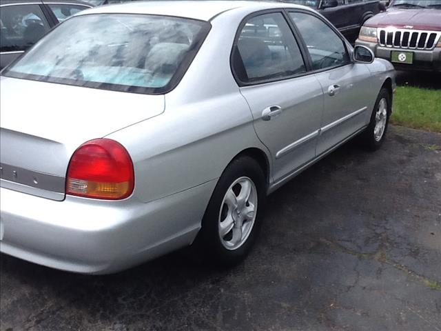 Hyundai Sonata 2000 photo 2