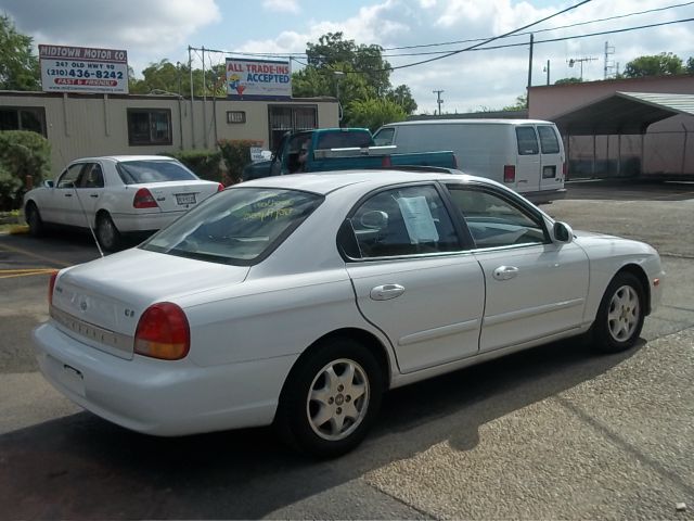 Hyundai Sonata 2001 photo 1