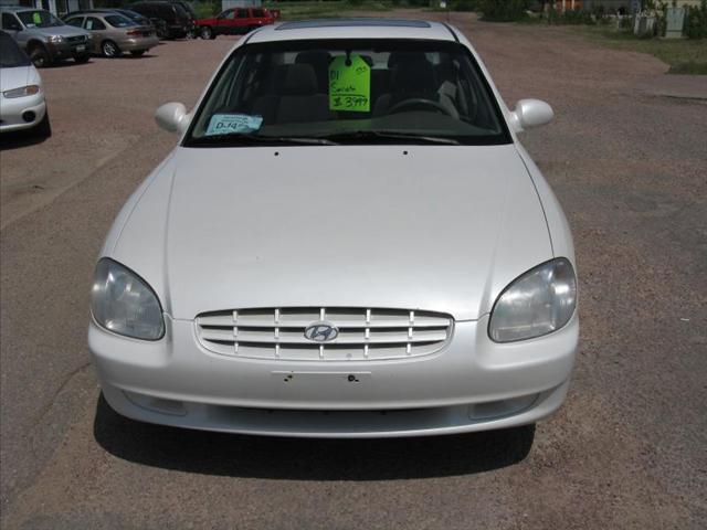 Hyundai Sonata 2001 photo 1