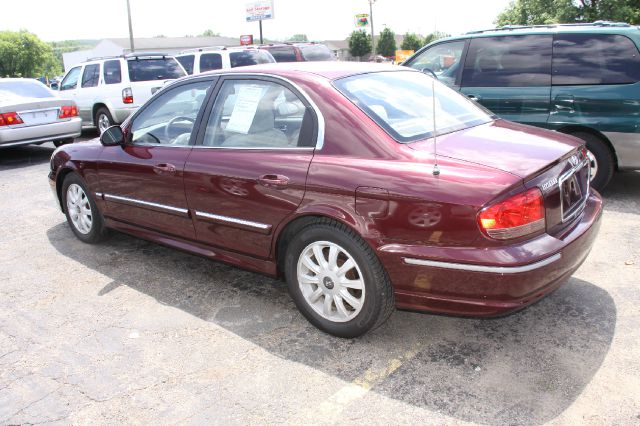 Hyundai Sonata 2002 photo 1