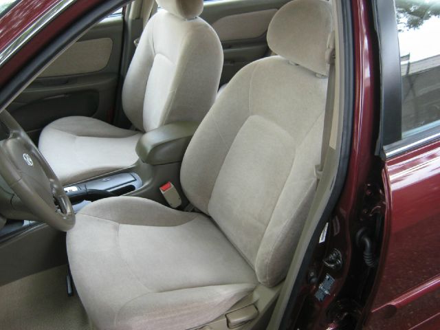 Hyundai Sonata Base Sedan