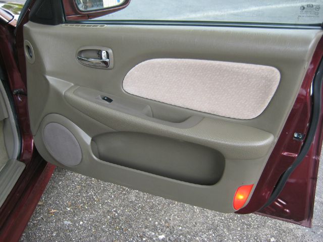 Hyundai Sonata 2002 photo 15