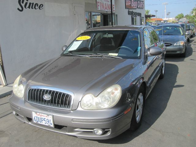 Hyundai Sonata Base Sedan