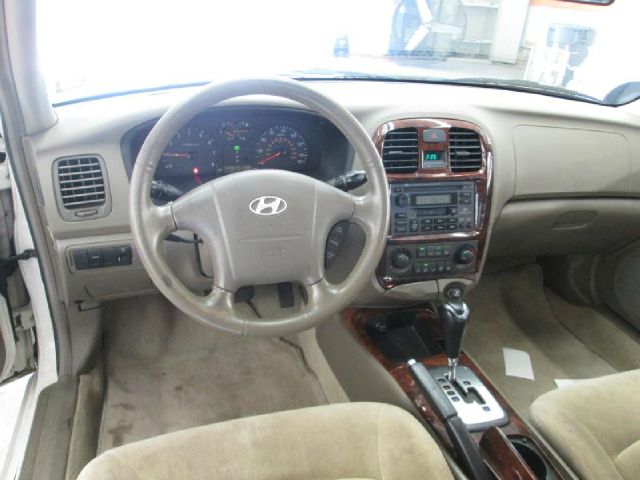 Hyundai Sonata 2002 photo 4