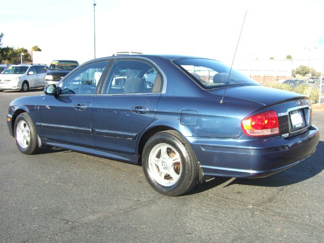 Hyundai Sonata 2002 photo 1