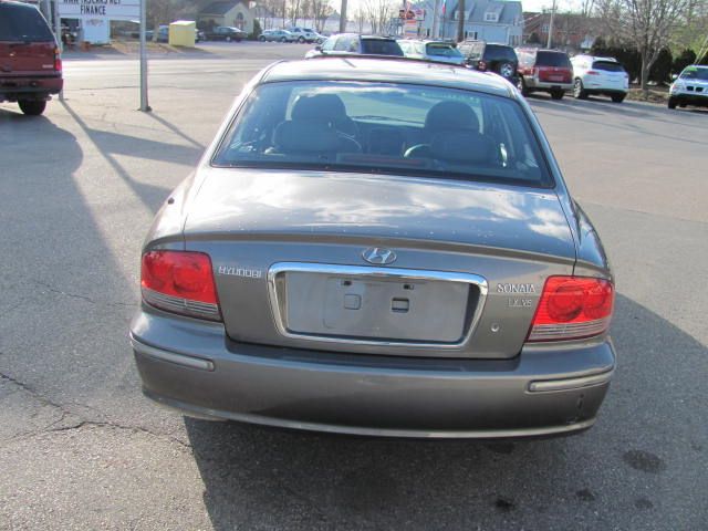 Hyundai Sonata 2002 photo 1