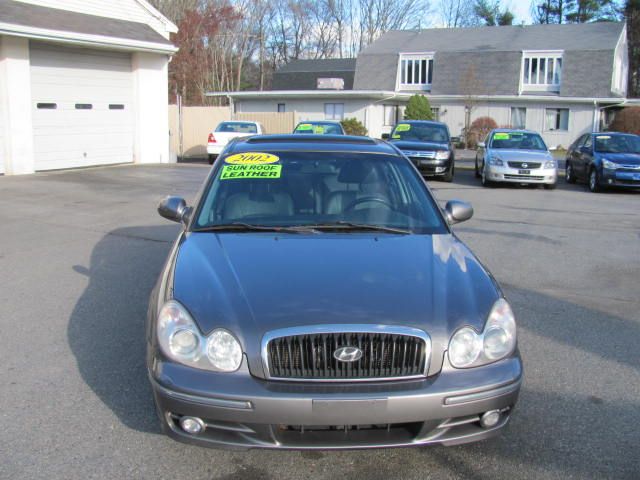 Hyundai Sonata 2002 photo 2