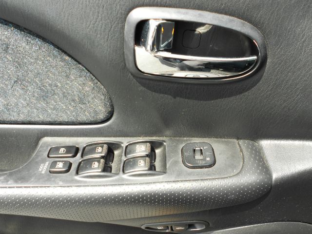 Hyundai Sonata 2002 photo 18