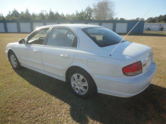 Hyundai Sonata 2002 photo 1