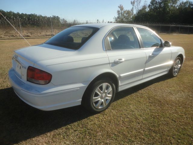Hyundai Sonata 2002 photo 2