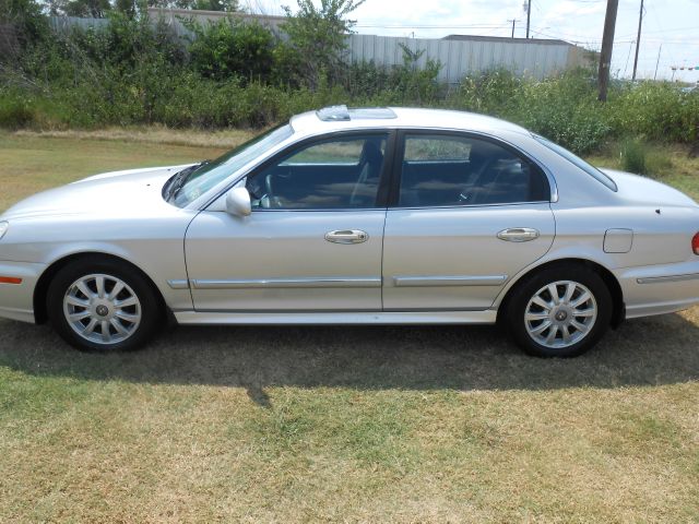 Hyundai Sonata 2002 photo 1