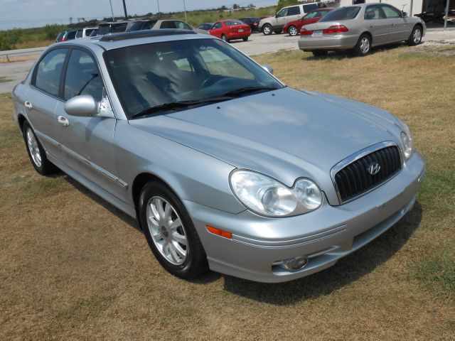 Hyundai Sonata 2002 photo 2