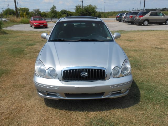 Hyundai Sonata 2002 photo 4