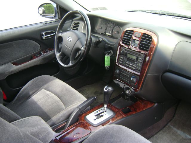 Hyundai Sonata 2003 photo 1